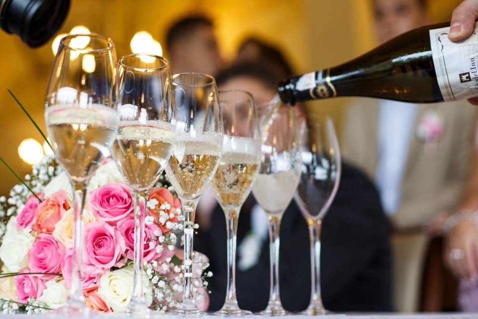  Champagne lors d'un mariage à Aix les Bains